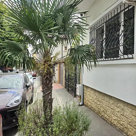 Case de vacanță Maison Botanique Bucureşti